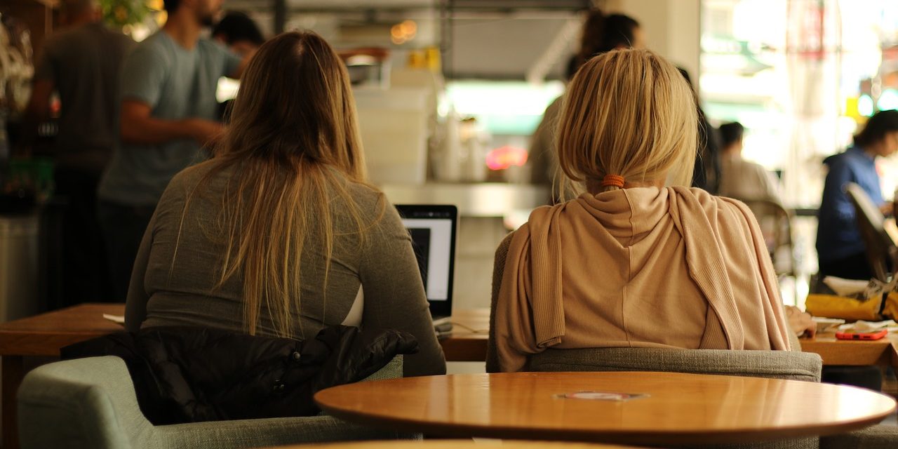 women-3978565_1280